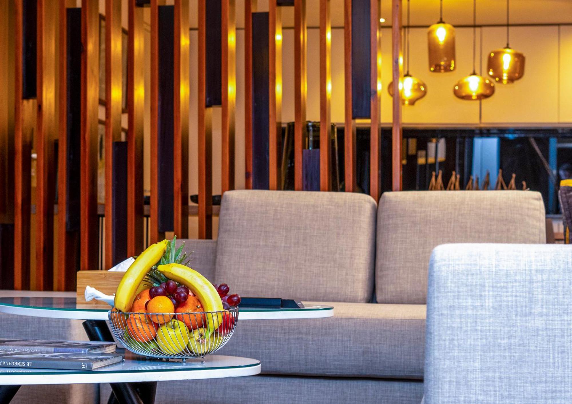 Noom Hotel Dakar Sea Plaza, A Member Of Radisson Individuals Exterior foto The lounge at the airport