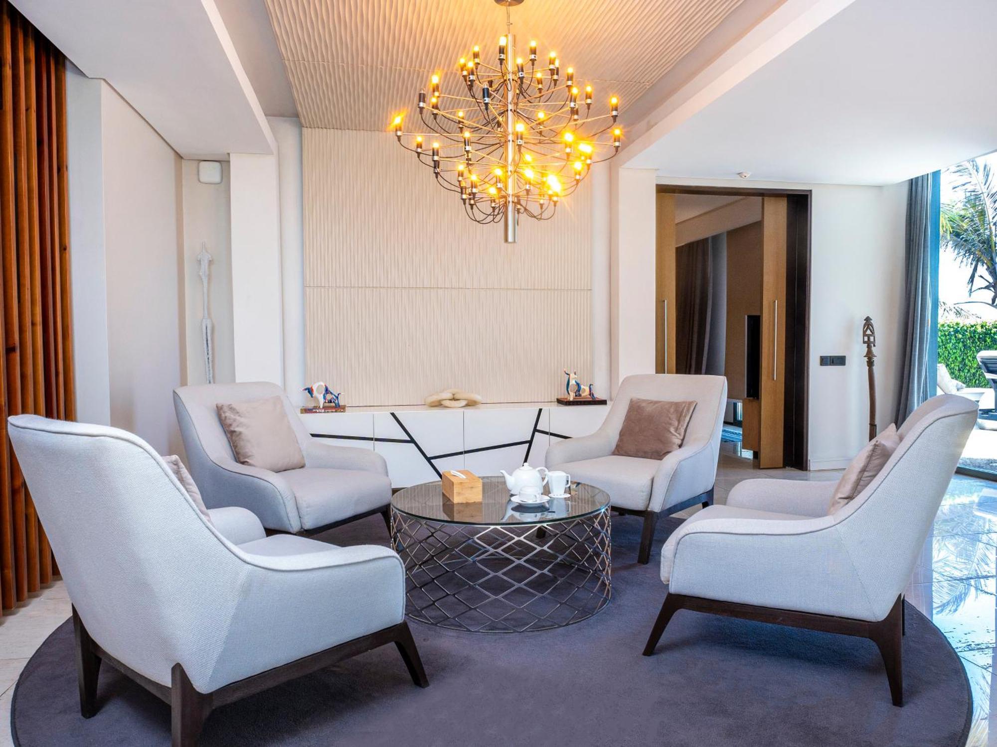 Noom Hotel Dakar Sea Plaza, A Member Of Radisson Individuals Exterior foto Interior of the hotel